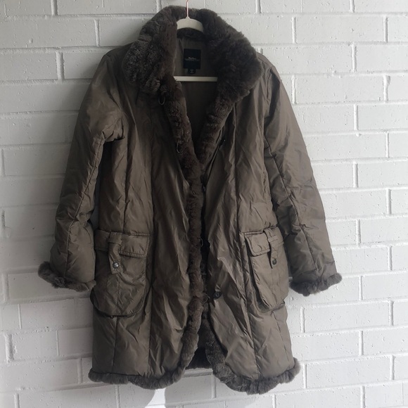 Rare Weekend MaxMara Rabbit Fur Trim Down Coat - Picture 2 of 7